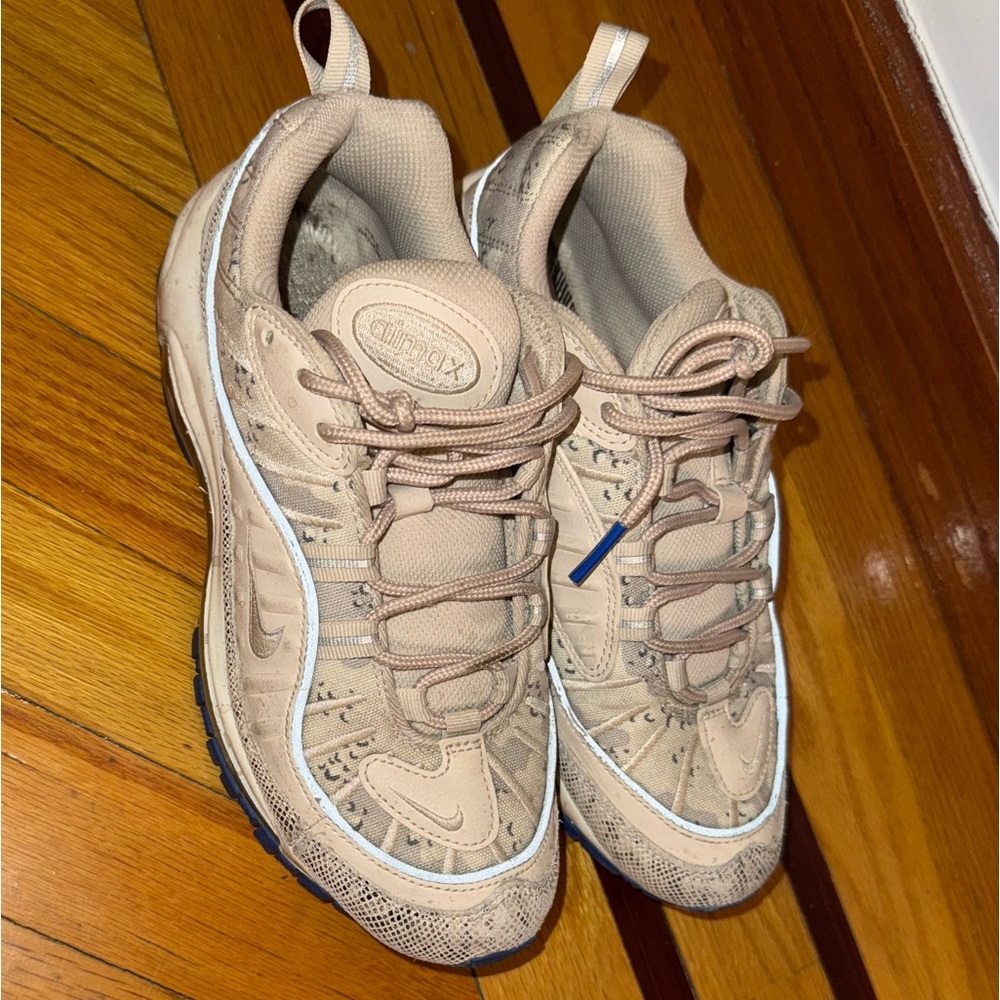 Nike Air Max. Baby pink snakeprint / Blue